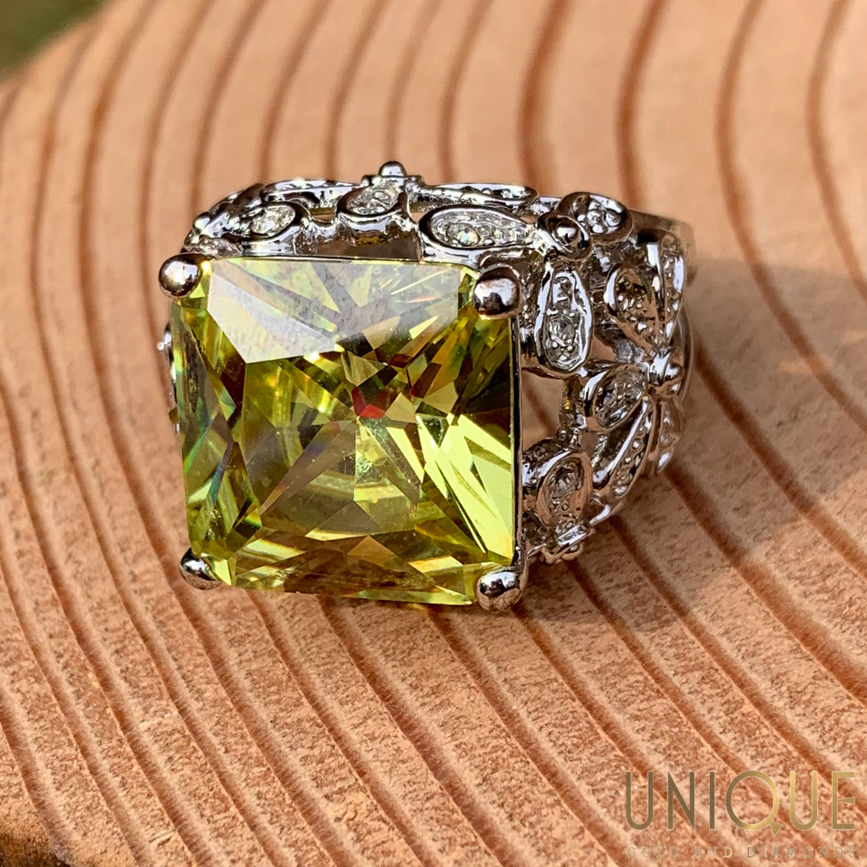 Vintage Sterling Silver Large Peridot Statement Ring - Unique Gold