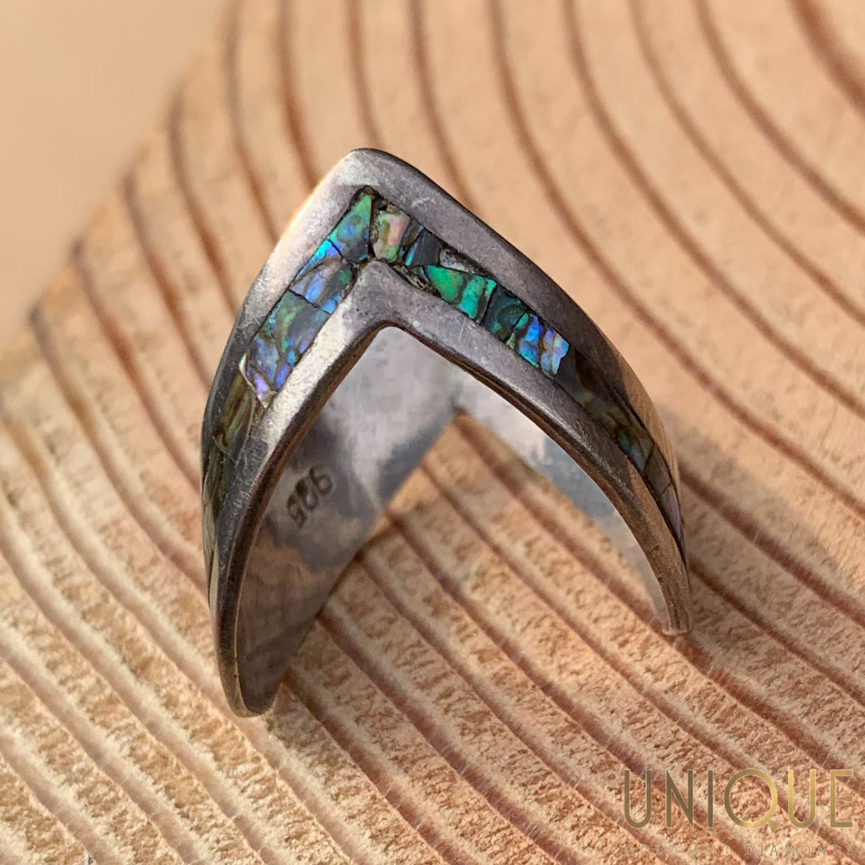 Lot - VINTAGE SIGNED NAVAJO STERLING & MOTHER OF PEARL INLAY RING